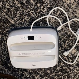 Cricut maker 3 and heat press
